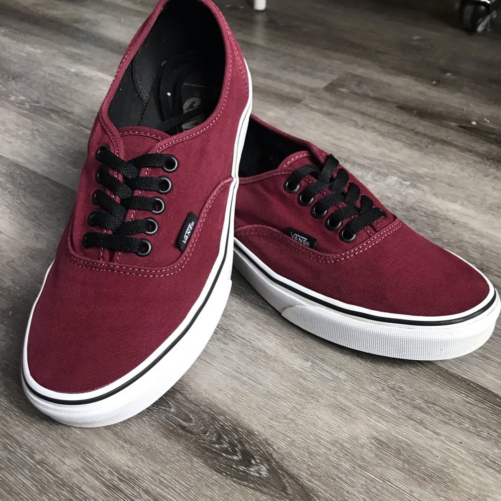 Authentic Lo Pro Tawny Port/ True white Vans